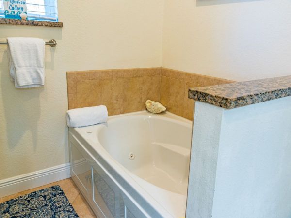 Four Bedrooms and Luxury All the Way - Holmes Beach Rental