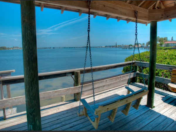 Sunny Three Bedroom Townhome with Private Beach Access