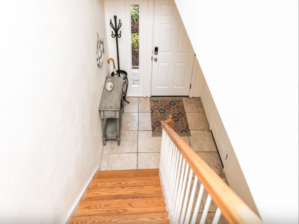 Sunny Three Bedroom Townhome with Private Beach Access