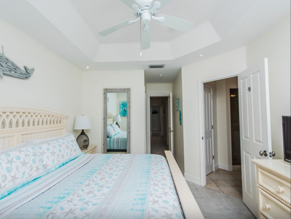 Sunny Three Bedroom Townhome with Private Beach Access