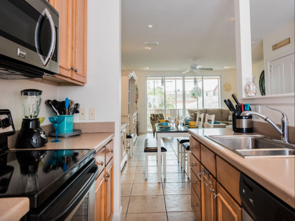 Sunny Three Bedroom Townhome with Private Beach Access