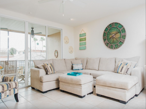 Sunny Three Bedroom Townhome with Private Beach Access