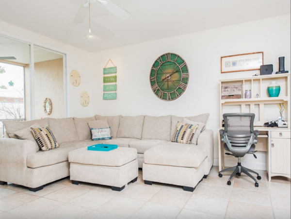 Sunny Three Bedroom Townhome with Private Beach Access
