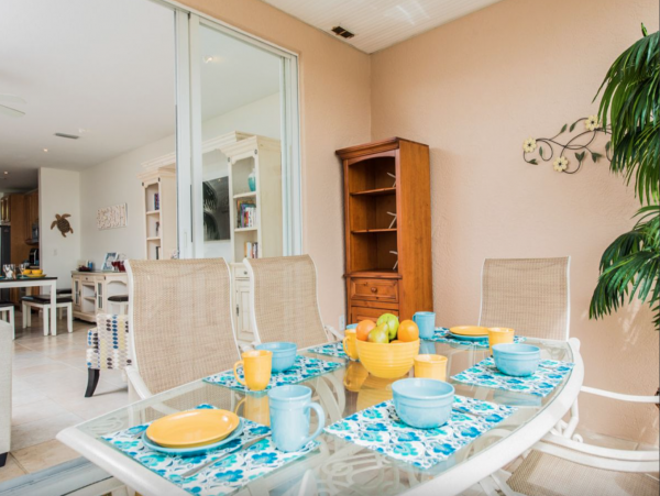 Sunny Three Bedroom Townhome with Private Beach Access