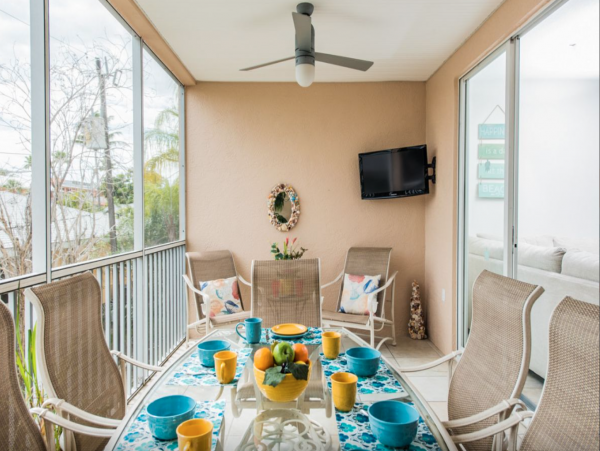 Sunny Three Bedroom Townhome with Private Beach Access