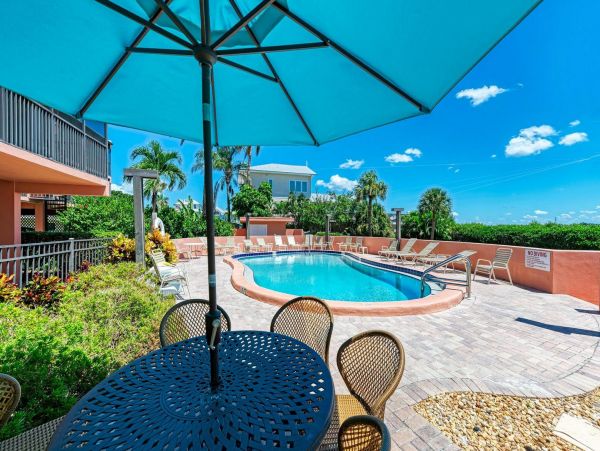 Three Bedroom Condo Rental Water Views Sleeps Six