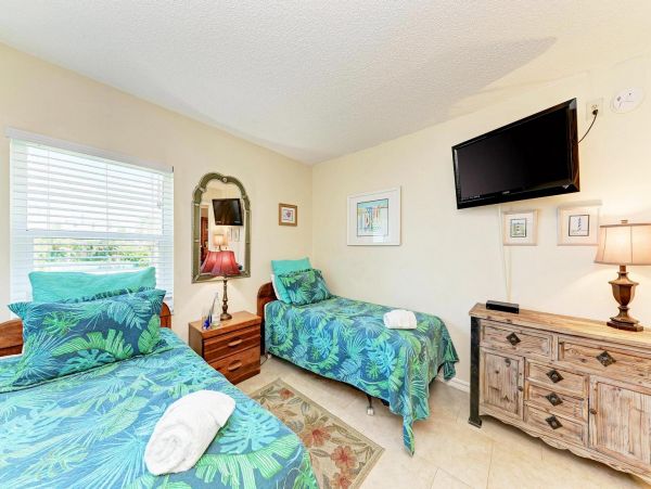 Three Bedroom Condo Rental Water Views Sleeps Six