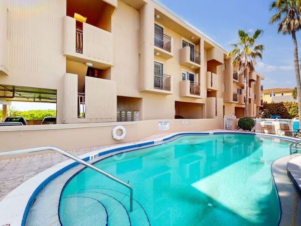 Direct Gulf Front 2 Bedroom vacation  Condo on Anna Maria