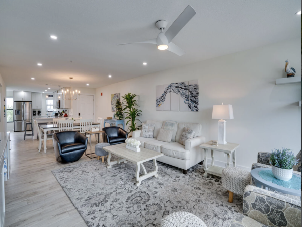 Holmes Beach Rental Condo Sleeps Six Guests Steps to Beach!