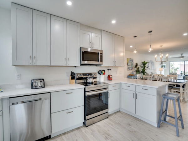 Holmes Beach Rental Condo Sleeps Six Guests Steps to Beach!