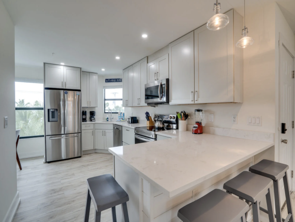 Holmes Beach Rental Condo Sleeps Six Guests Steps to Beach!