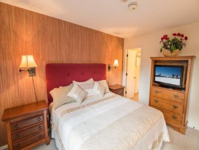 Vail Vacation Condo Sleeps Six Guests.