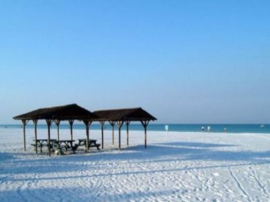 Siesta Key Vacation Condo with Beach and Bay Access