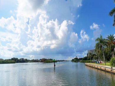 Siesta Key Vacation Condo with Beach and Bay Access