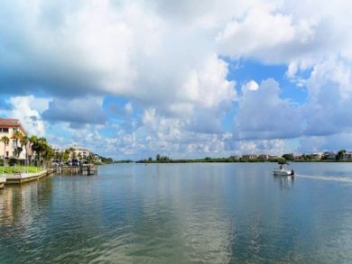Siesta Key Vacation Condo with Beach and Bay Access