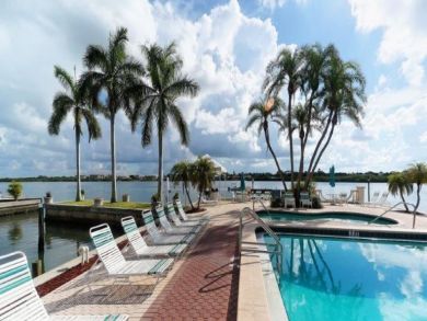 Siesta Key Vacation Condo with Beach and Bay Access