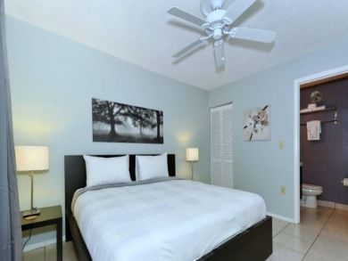 Siesta Key Vacation Condo with Beach and Bay Access
