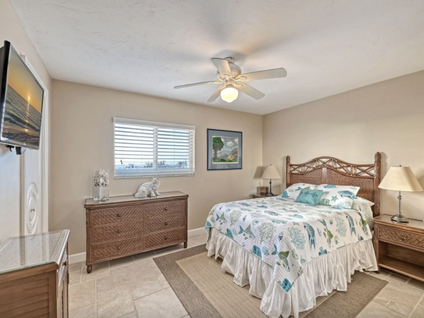 Updated Four Bedroom Siesta Key Condo Sleeps 8 Gulf Views