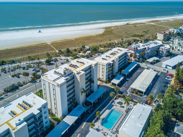 Updated Four Bedroom Siesta Key Condo Sleeps 8 Gulf Views