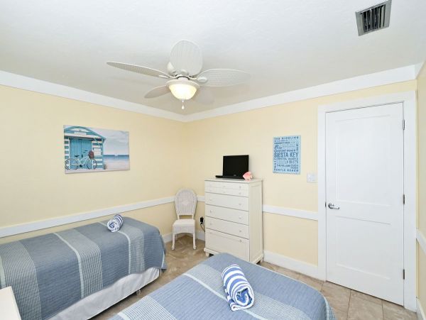 Siesta Key Vacation Rentals: Pool & Ocean Views