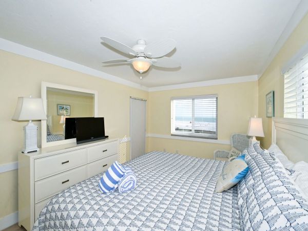 Siesta Key Vacation Rentals: Pool & Ocean Views