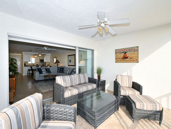 Siesta Key Vacation Rentals: Pool & Ocean Views