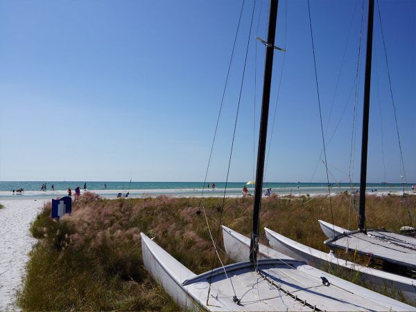 Siesta Key 2 Bedroom Condo Sleeps 4 Across Street From Beach