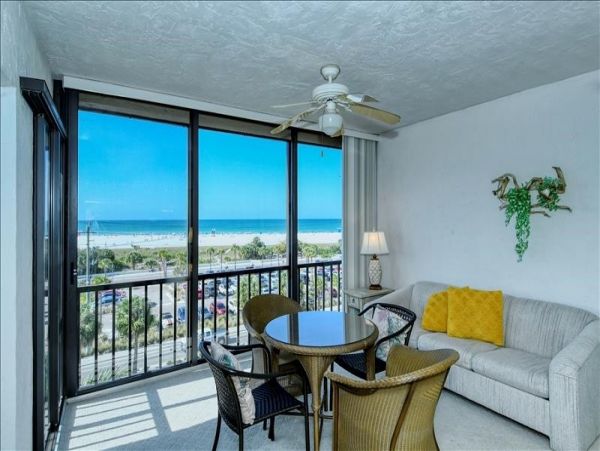 Siesta Key Vacation Condo with Great Gulf Views Sleeps 6