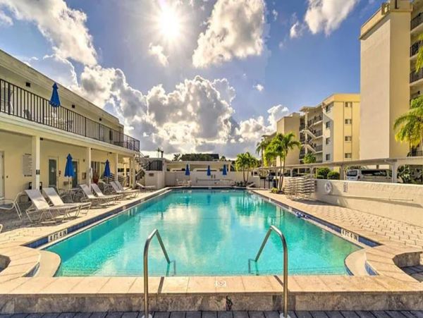 Siesta Key Vacation Condo with Great Gulf Views Sleeps 6