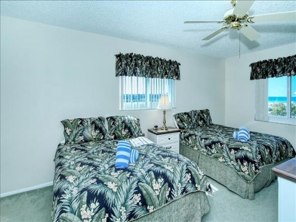 Siesta Key Vacation Condo with Great Gulf Views Sleeps 6