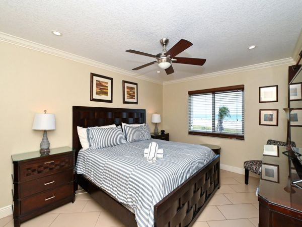 Fifth Floor 2 Bedroom Unit with Gulf Views
