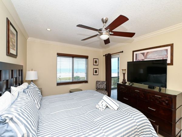 Fifth Floor 2 Bedroom Unit with Gulf Views