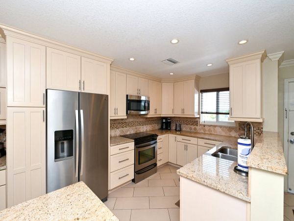 Fifth Floor 2 Bedroom Unit with Gulf Views