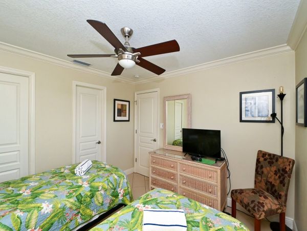 Fifth Floor 2 Bedroom Unit with Gulf Views