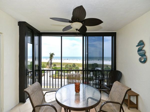 Fifth Floor 2 Bedroom Unit with Gulf Views
