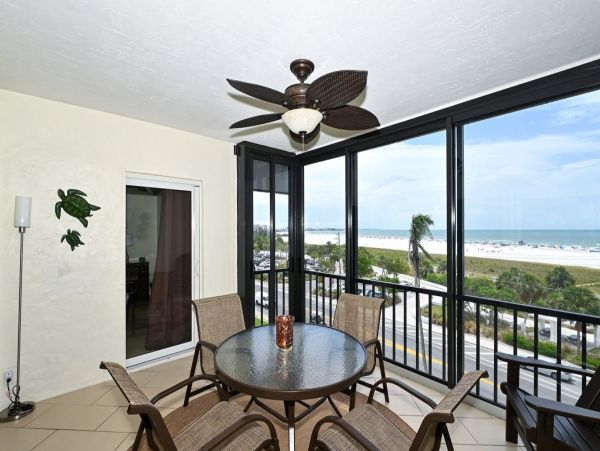 Fifth Floor 2 Bedroom Unit with Gulf Views