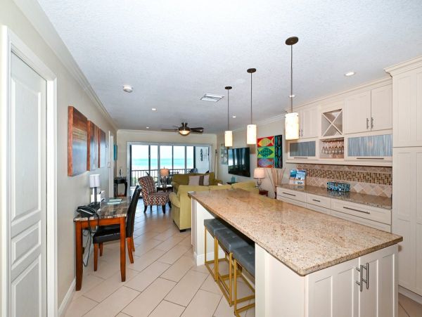 Fifth Floor 2 Bedroom Unit with Gulf Views
