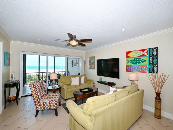Fifth Floor 2 Bedroom Unit with Gulf Views