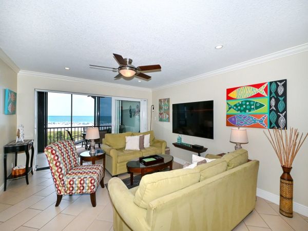 Fifth Floor 2 Bedroom Unit with Gulf Views