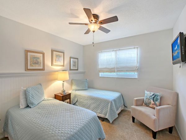 Siesta Key Vacation Condo Two Bedrooms Sleeps Four