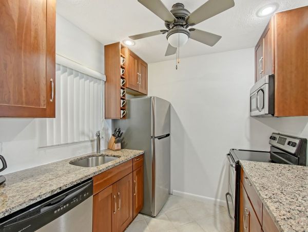 Siesta Key Vacation Condo Two Bedrooms Sleeps Four