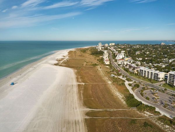 Rare Find! 2 Bedroom 2 Bathroom Siesta Key Condo Gulf Views