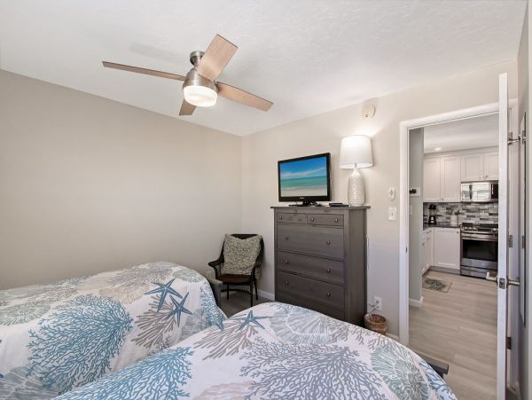 Rare Find! 2 Bedroom 2 Bathroom Siesta Key Condo Gulf Views