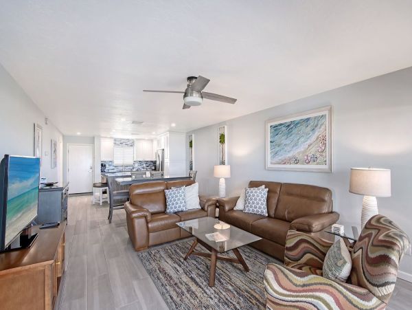 Rare Find! 2 Bedroom 2 Bathroom Siesta Key Condo Gulf Views