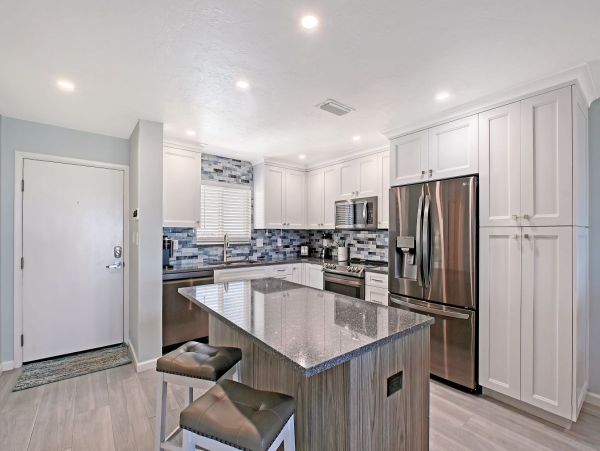 Rare Find! 2 Bedroom 2 Bathroom Siesta Key Condo Gulf Views