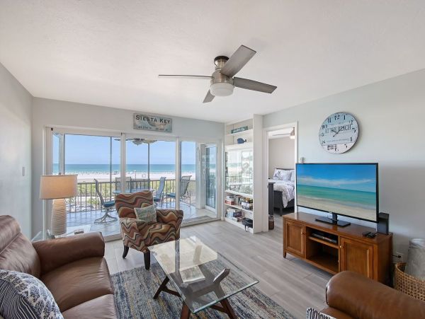 Rare Find! 2 Bedroom 2 Bathroom Siesta Key Condo Gulf Views