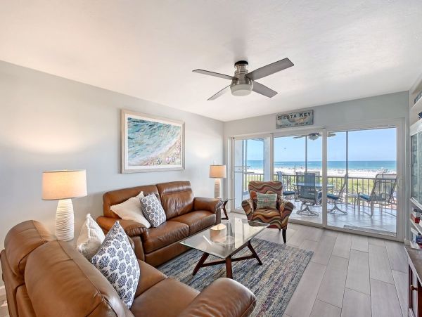 Rare Find! 2 Bedroom 2 Bathroom Siesta Key Condo Gulf Views