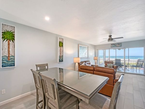 Rare Find! 2 Bedroom 2 Bathroom Siesta Key Condo Gulf Views