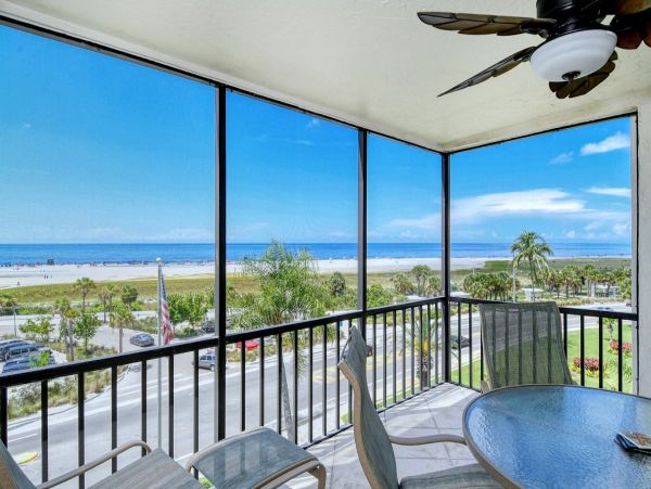 Rare Find! 2 Bedroom 2 Bathroom Siesta Key Condo Gulf Views