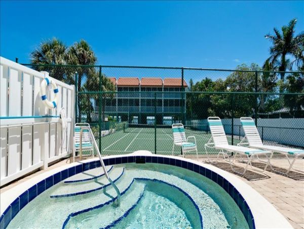 Bradenton Beach 2 Bedroom Vacation Rental Bay Views Sleeps 4